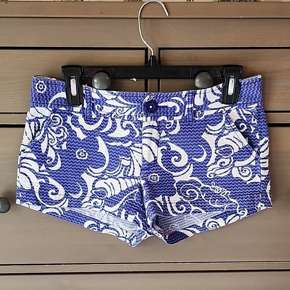 Lilly Pulitzer Blue and White Shorts Size 2